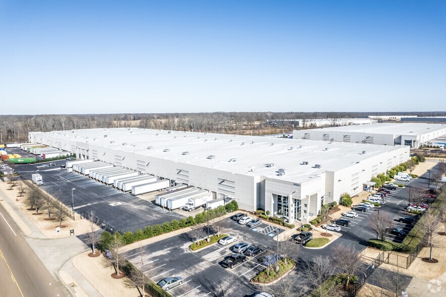 More Photos Of 9124 Polk Ln, Olive Branch Distribution For Lease