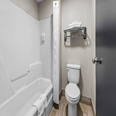 More Photos Of 1035 Highway 49 S, Richland Hotel For Sale