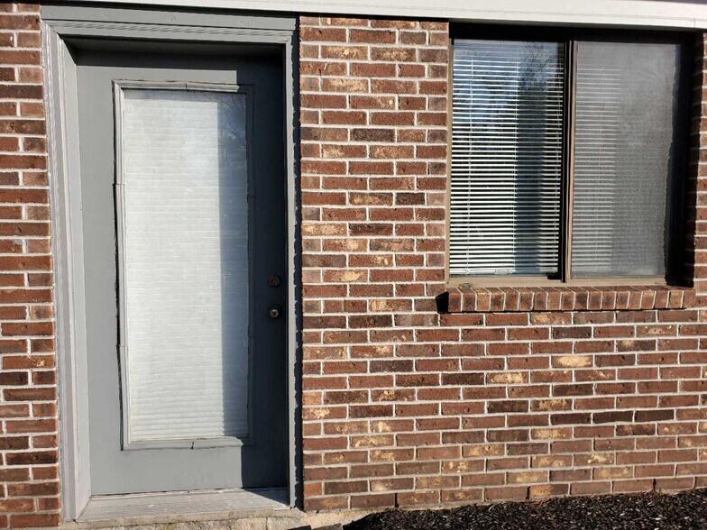 More Photos Of 594 Turnpike St, Easton Self Storage For Lease