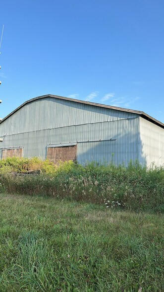 More Photos Of 7076 5th Side Rd, Innisfil Warehouse For Lease