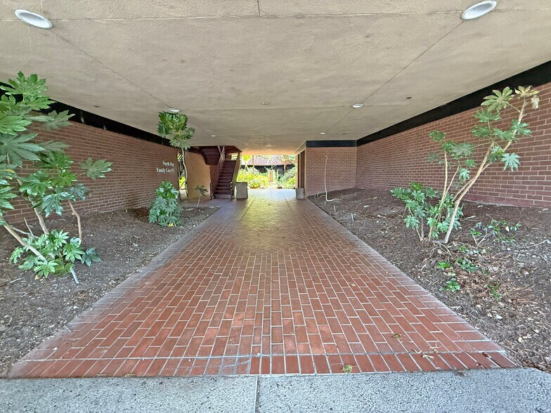 More Photos Of 1160 N Dutton Ave, Santa Rosa Office For Sale