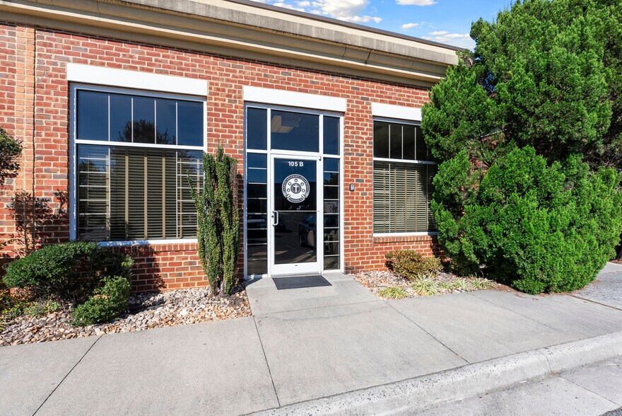 More Photos Of 103-105 Tradewynd Dr, Lynchburg Medical For Sale