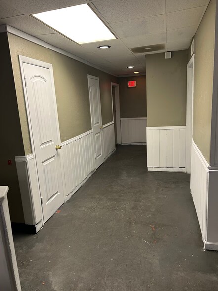 More Photos Of 321 N Main St, Hendersonville Restaurant For Lease