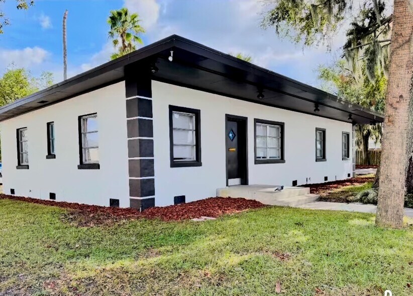 More Photos Of 345 N Grove St, Eustis Coworking Space