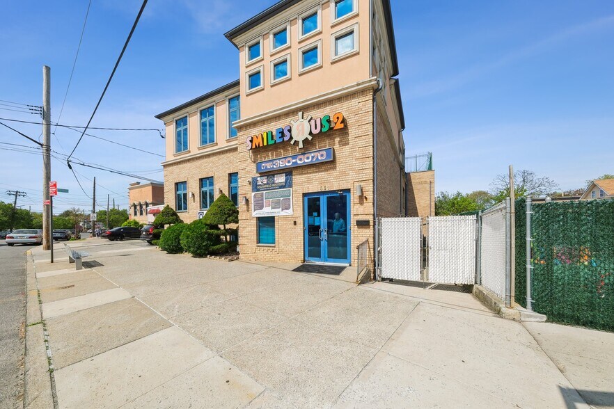 More Photos Of 351 Sand Ln, Staten Island Daycare Center For Lease