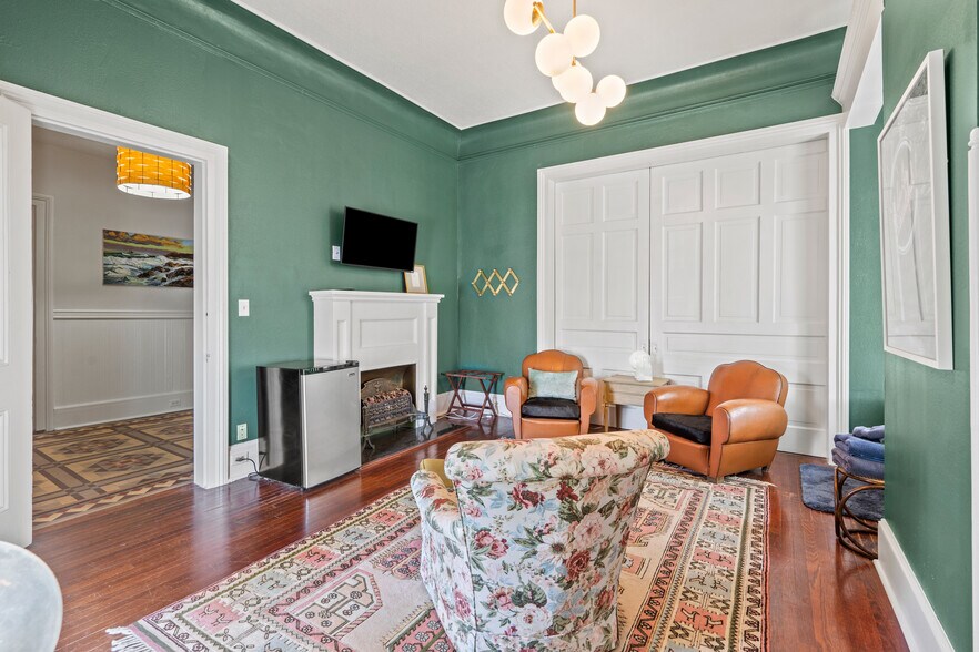 More Photos Of 1103 33rd St, Galveston Hotel For Sale