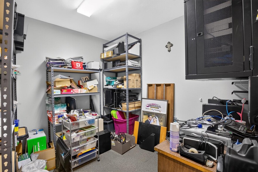 More Photos Of 9326 Kay Ln, Houston Office Residential For Sale