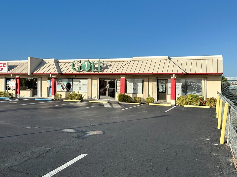 More Photos Of 11120 S Cleveland Ave, Fort Myers Freestanding For Lease