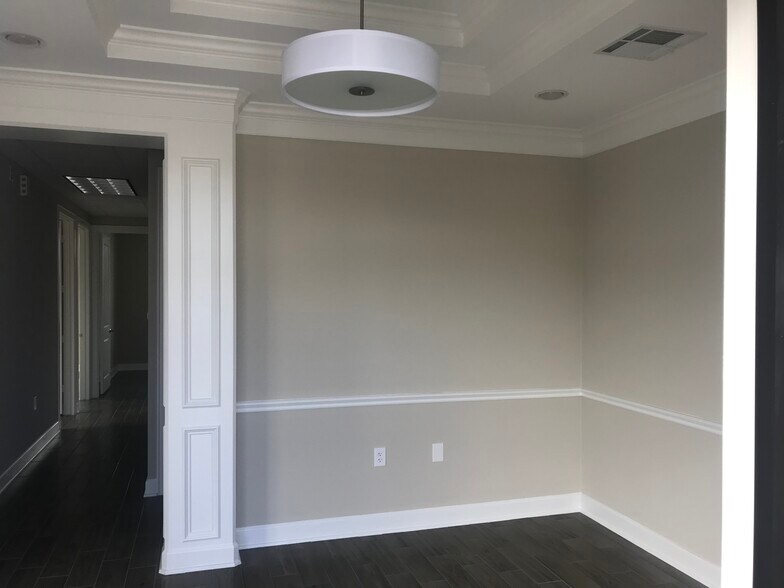 More Photos Of 202 Industrial Blvd, Sugar Land Loft Creative Space For Lease