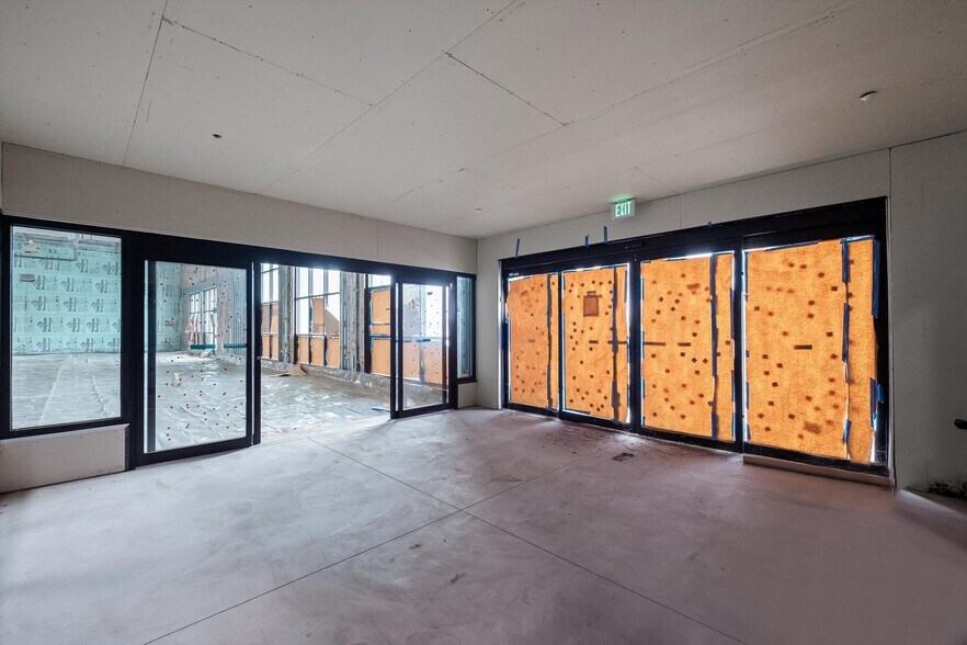 More Photos Of 32070 Gratiot Ave, Roseville Freestanding For Lease