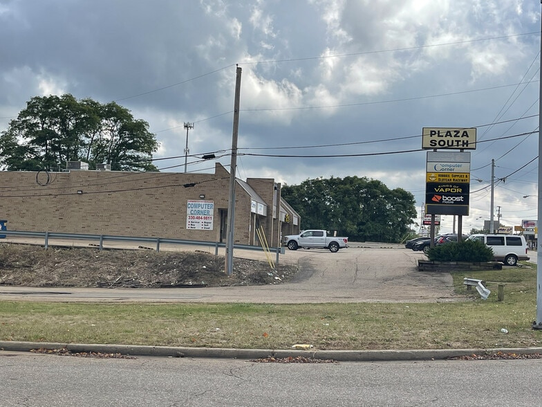 More Photos Of 2700-2728 Cleveland Ave SW, Canton General Retail For Sale