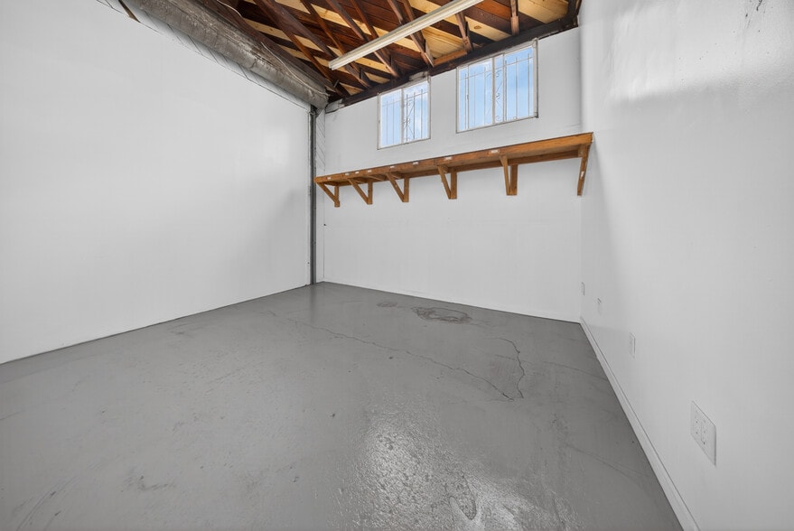 More Photos Of 1433-1437 W El Segundo Blvd, Compton Warehouse For Lease