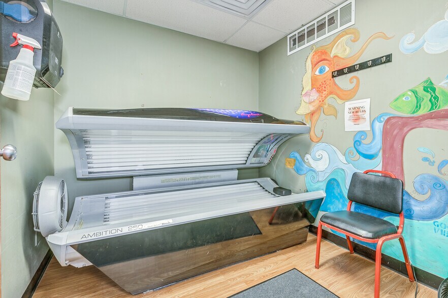 More Photos Of 133 Sandberg Rd, Monticello Storefront For Sale