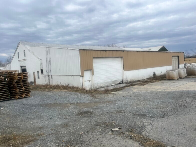 More Photos Of 1059 Box Factory Rd, Summit Point Manufacturing For Lease