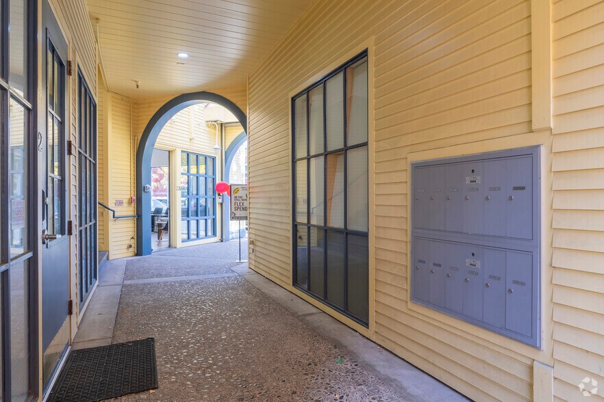 More Photos Of 2974-2980 College Ave, Berkeley Apartments For Lease