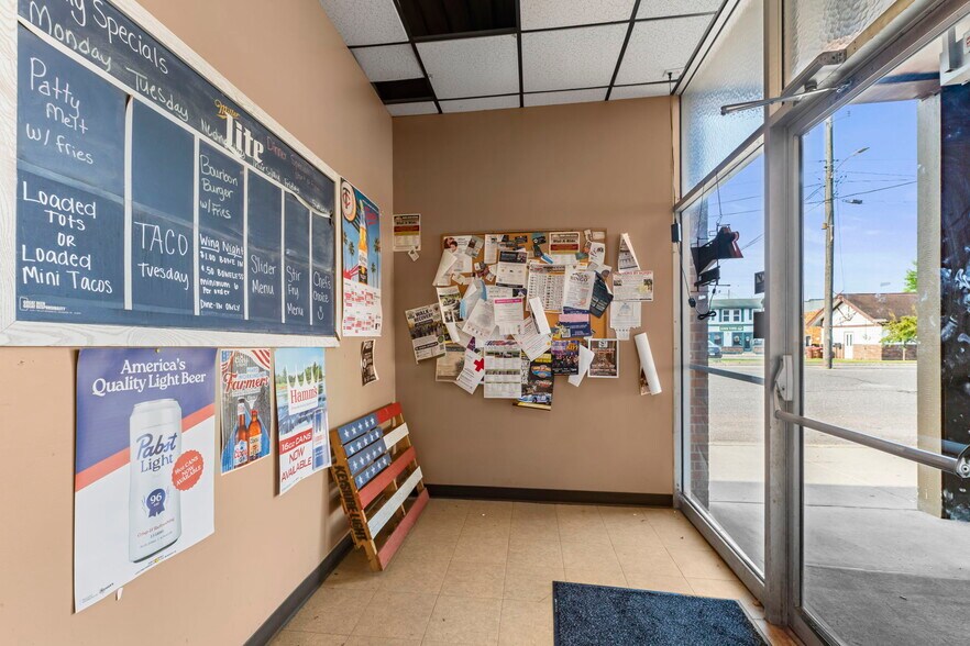 More Photos Of 118 Railroad Ave NE, Mora General Retail For Sale