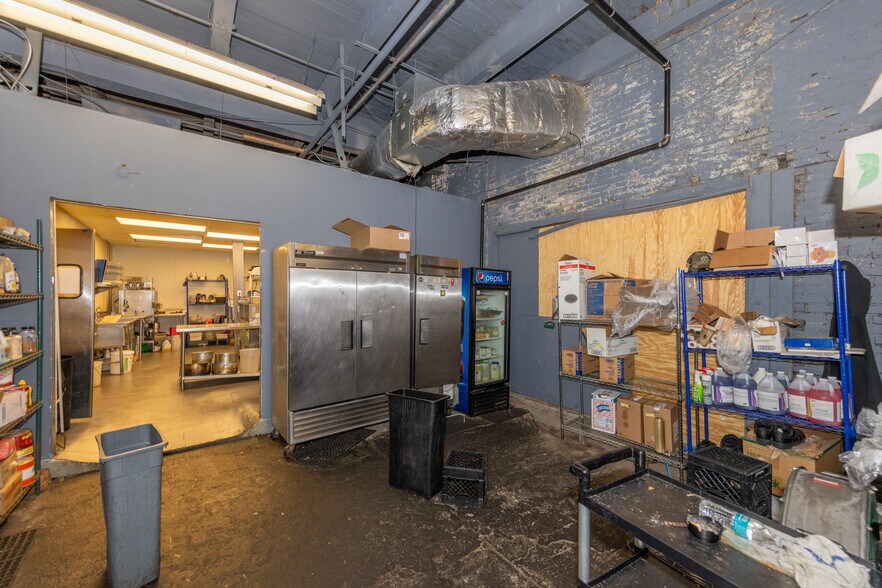 More Photos Of 1820 E 30th St, Cleveland Sports And Entertainment For Sale