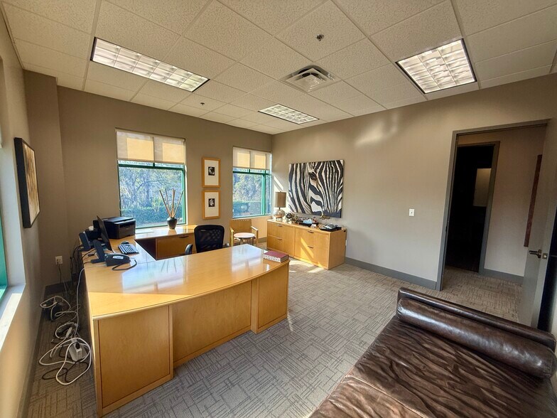 More Photos Of 960194 Gateway Blvd, Fernandina Beach Office For Lease