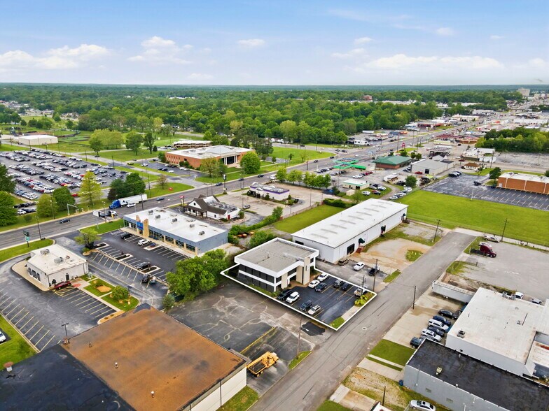 More Photos Of 1331 N Stewart Ave, Springfield Medical For Sale