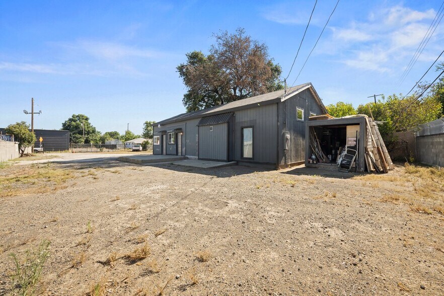 More Photos Of 3300 27th Ave, Sacramento Office For Sale