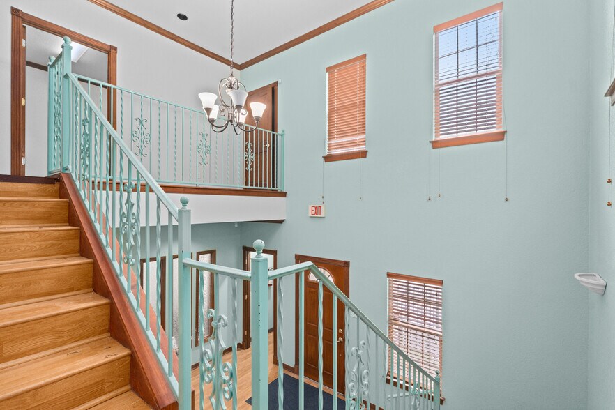 More Photos Of 1218 S Presa St, San Antonio Office Residential For Lease