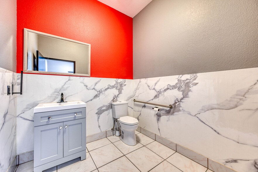 More Photos Of 4185 W Tompkins Ave, Las Vegas Auto Repair For Sale