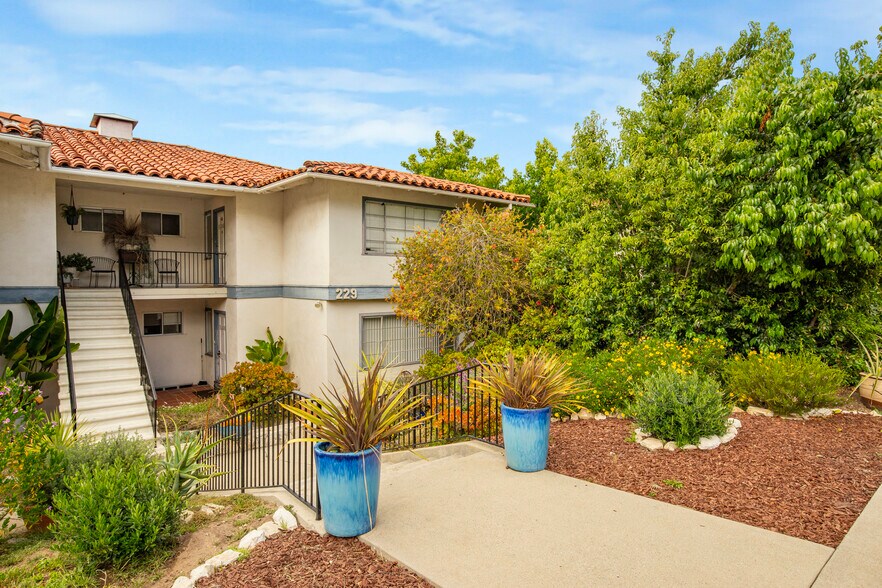 More Photos Of 229 Palos Verdes Dr W, Palos Verdes Estates Multifamily For Sale