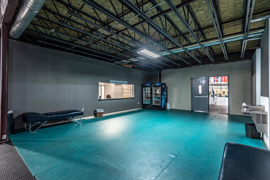 More Photos Of 15250 Hillcroft Ave, Missouri City Warehouse For Sale