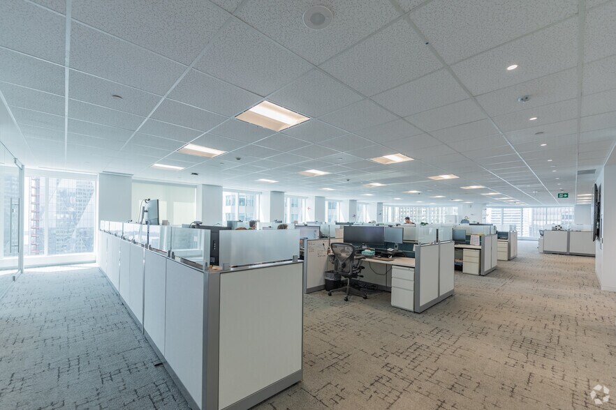 More Photos Of 181 Bay St, Toronto Office For Lease