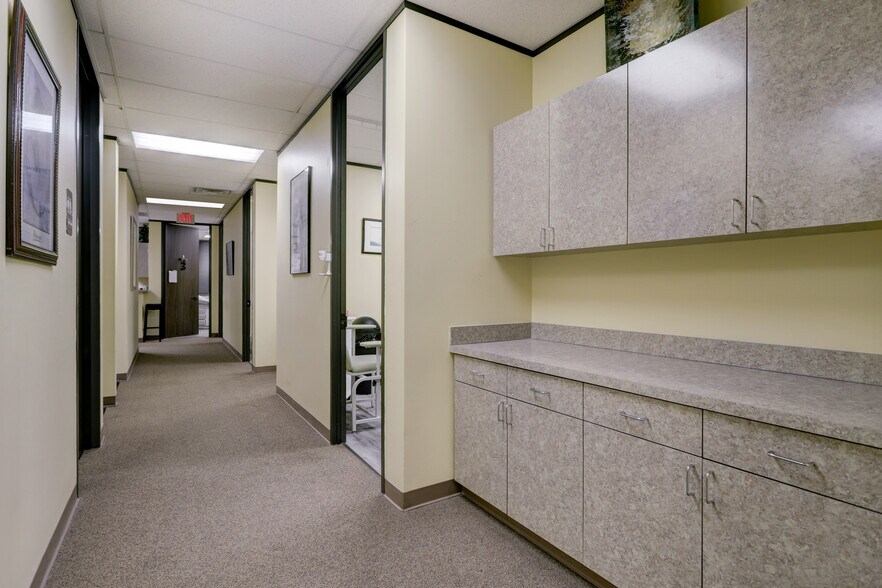 More Photos Of 19701 Kingwood Dr, Kingwood Medical For Sale