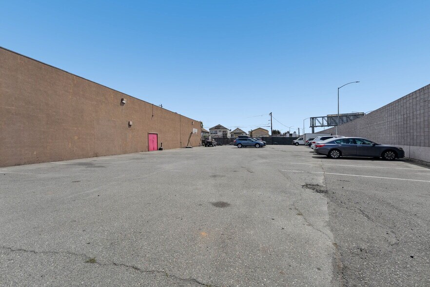 More Photos Of 825-829 27th Ave, Oakland Manufacturing For Sale