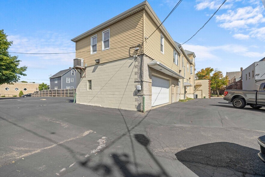 More Photos Of 1975 Seneca St, Buffalo Office For Sale