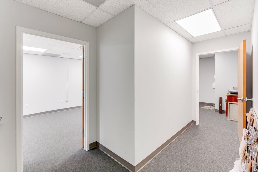 More Photos Of 168 Franklin Corner Rd, Lawrenceville Medical For Sale