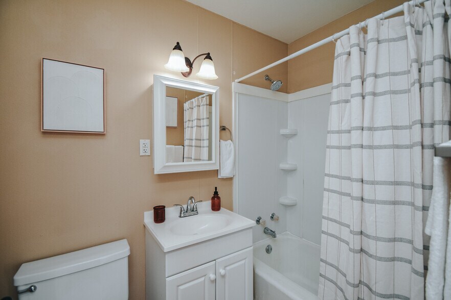 More Photos Of 1503 E Virginia Ave, Victoria Apartments For Sale