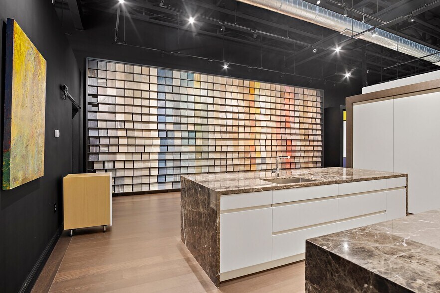 More Photos Of 47 Newbury St, Peabody Freestanding For Lease