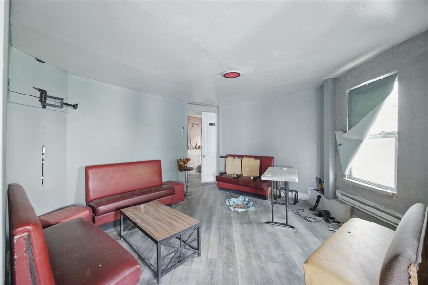 More Photos Of 501 Florida Ave NW, Washington Restaurant For Lease