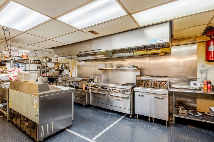 More Photos Of 1600 State St, Blair Restaurant For Sale