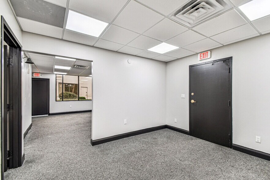 More Photos Of 3804 Gunn Hwy, Tampa Medical For Lease