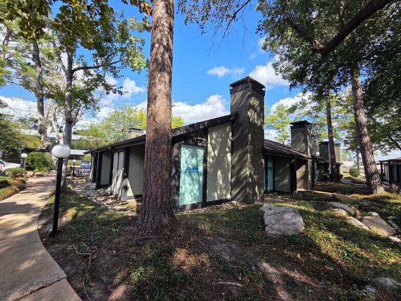 More Photos Of 14343 Torrey Chase Blvd, Houston Office For Sale