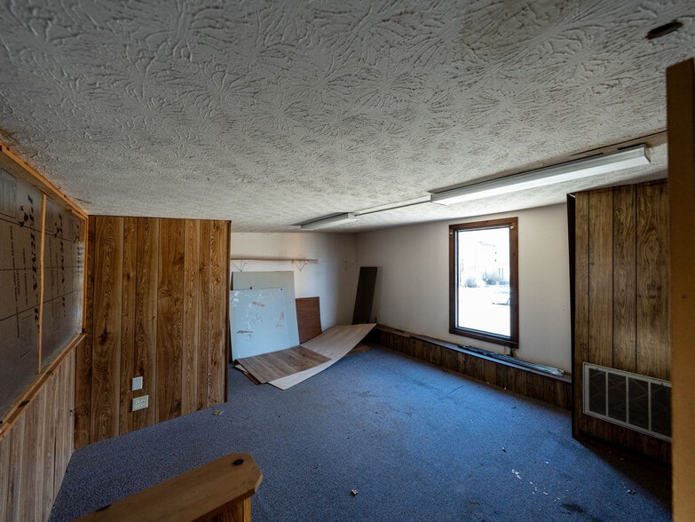 More Photos Of 3264 Broad St, Clyde Office For Sale