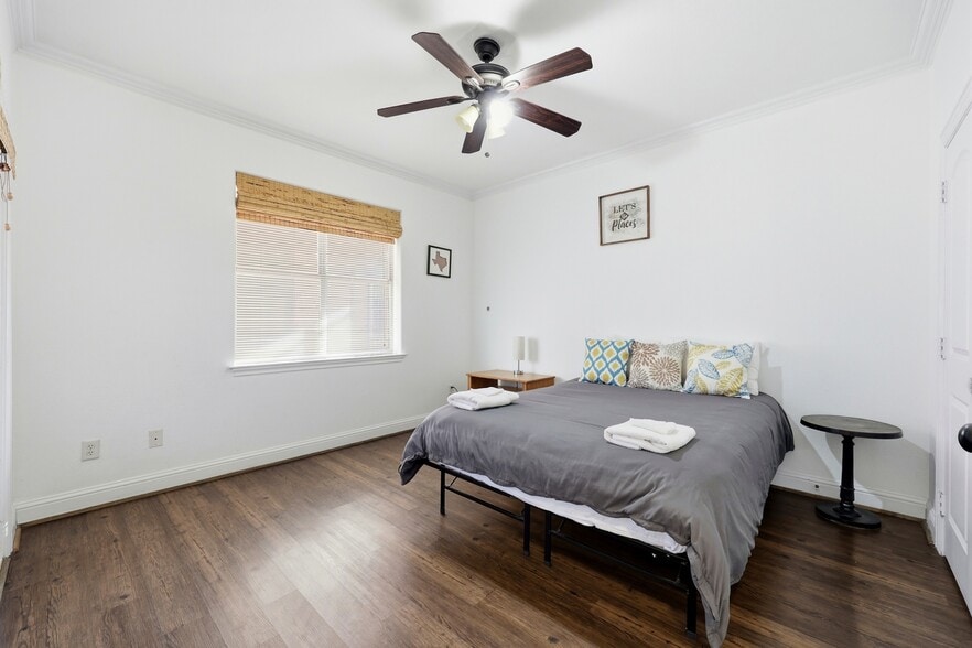 More Photos Of 5100 Mission Ave, Dallas Apartments For Sale