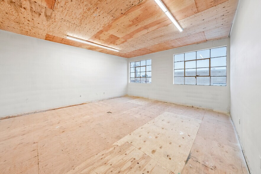 More Photos Of 619 S Fir St, Medford Refrigeration Cold Storage For Sale