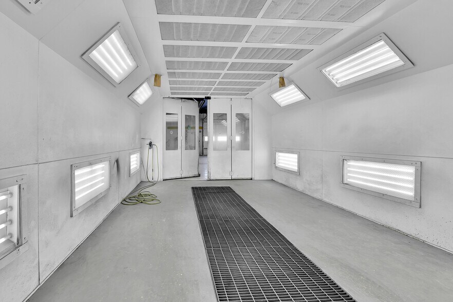 More Photos Of 4560 S Federal Blvd, Englewood Auto Repair For Sale