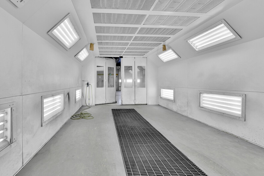 More Photos Of 4560 S Federal Blvd, Englewood Auto Repair For Sale