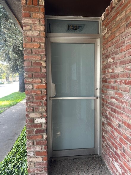 More Photos Of 1421 K St, Modesto Office For Lease