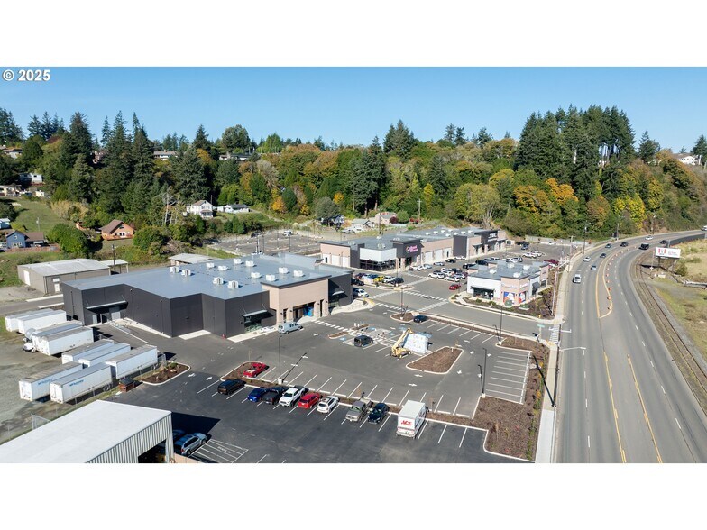 More Photos Of 1233 Teakwood Ave, Coos Bay General Retail For Sale