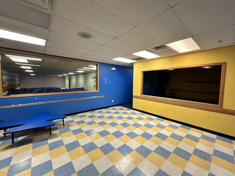 More Photos Of 2440 Clare Ln Ne, Rochester Flex For Sale