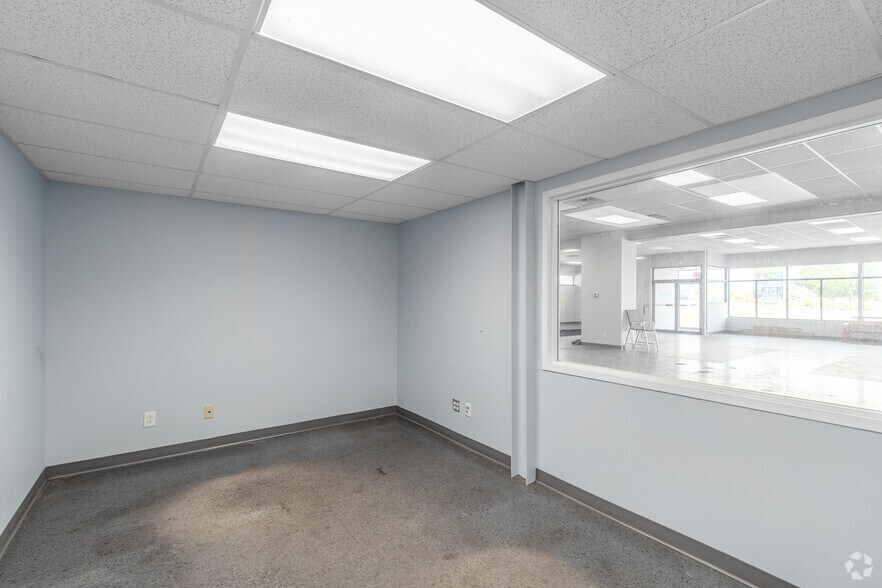 More Photos Of 9-29 Cornwell Dr, Bridgeton Storefront For Sale