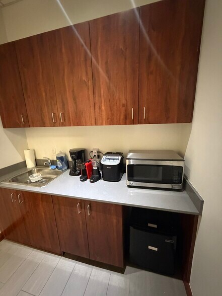 More Photos Of 1600 Ponce De Leon Blvd, Coral Gables Office For Lease