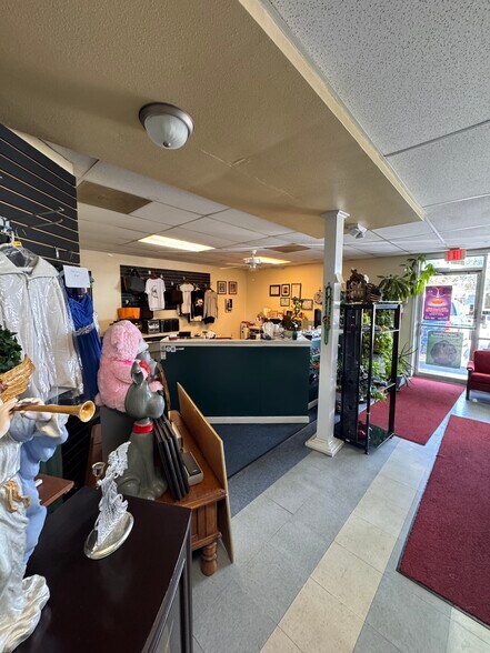 More Photos Of 609 Pat Booker Rd, Universal City Storefront Retail Office For Sale